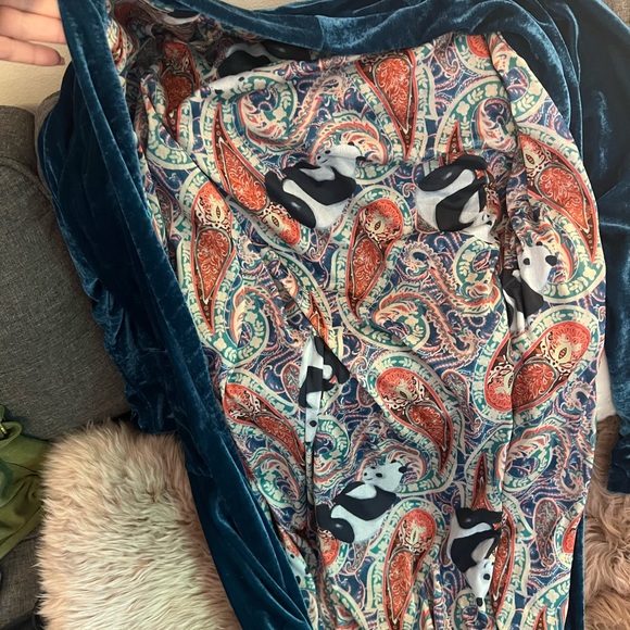 Teal Velvet and Colorful Panda inside SizE Large - Picture 3 of 6